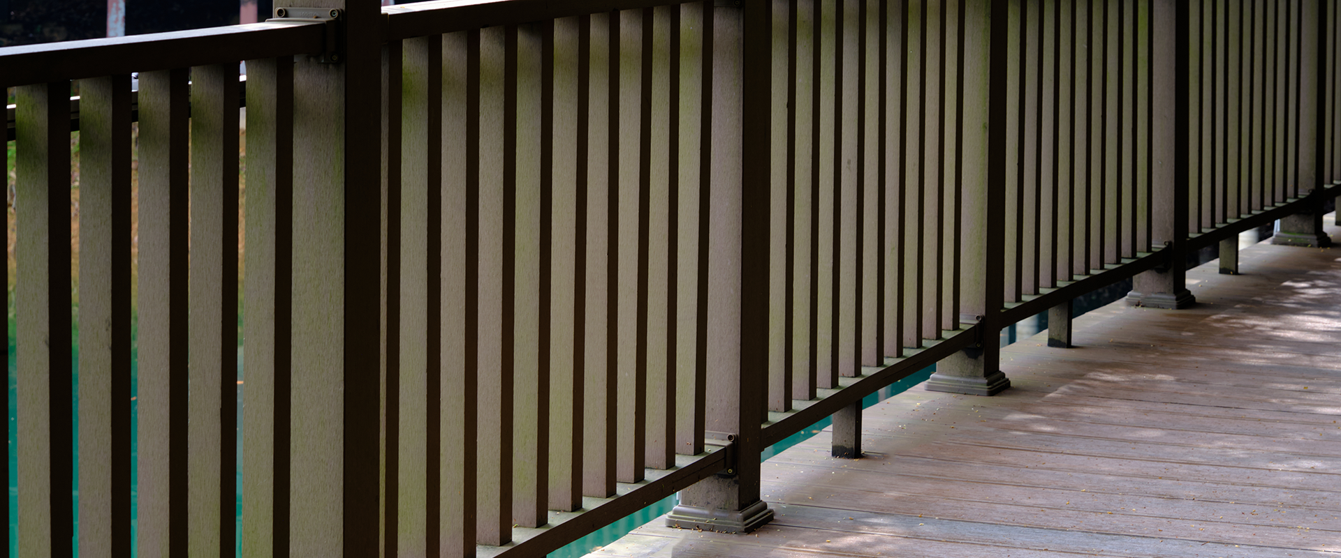 cheap wooden railing in Kent Seattle Redmond Mercer island Tacoma